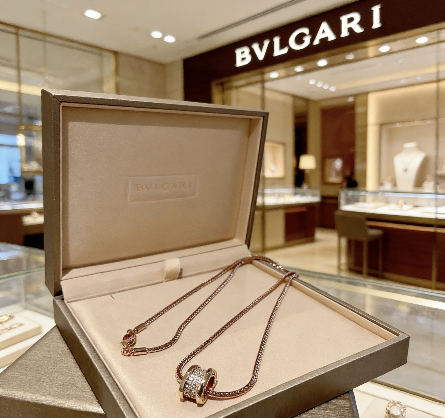 Bvlgari B zero1 necklace Rose gold with pave set clear diamonds 46cm