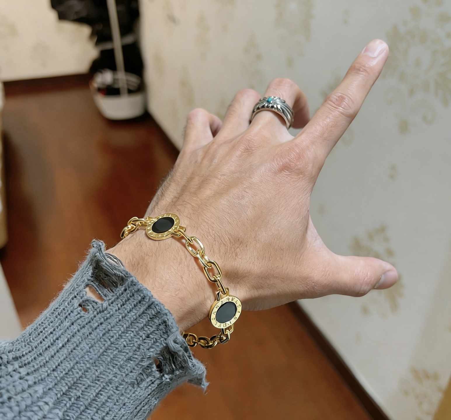 Bvlgari Bvlgari Bvlgari bracelet Yellow gold with black onyx inlays 18cm