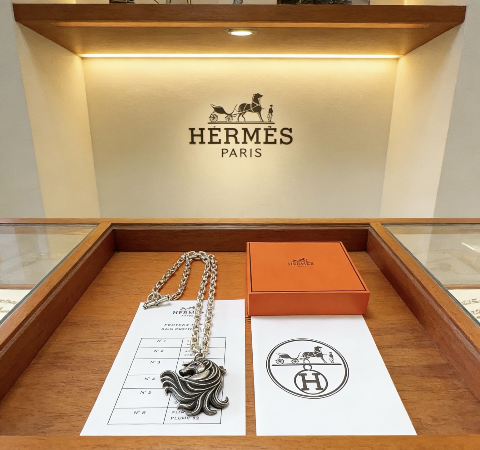 Collana Hermes Cheval con pendente testa di cavallo Metallo color argento antico con dettagli ossidati scuri 60 cm