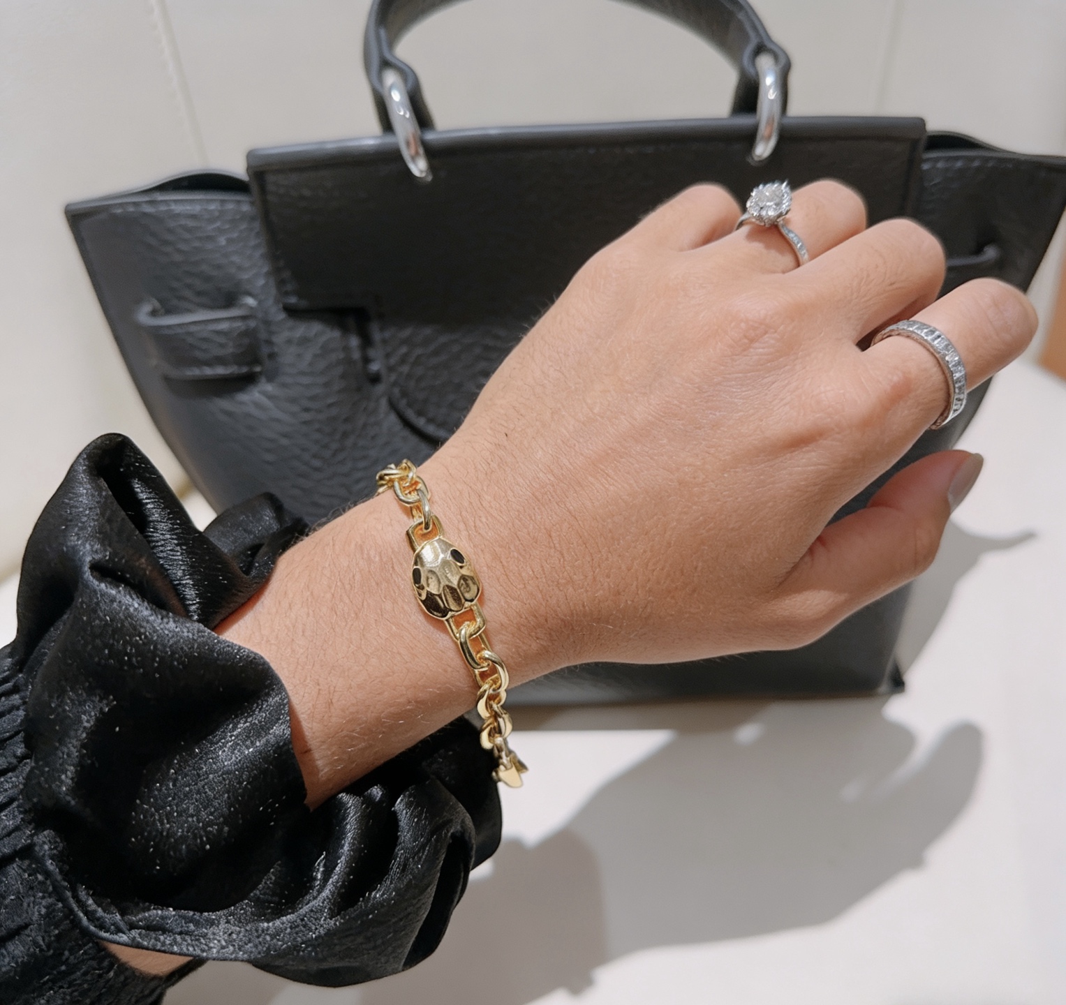 Bvlgari Serpenti bracelet 18k yellow gold with black enamel accents 18cm