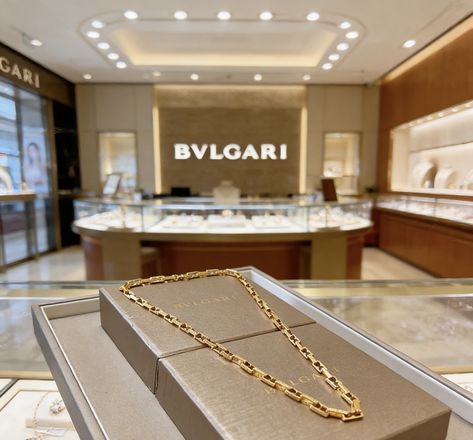 Bvlgari Bvlgari Bvlgari necklace 18K yellow gold 45cm