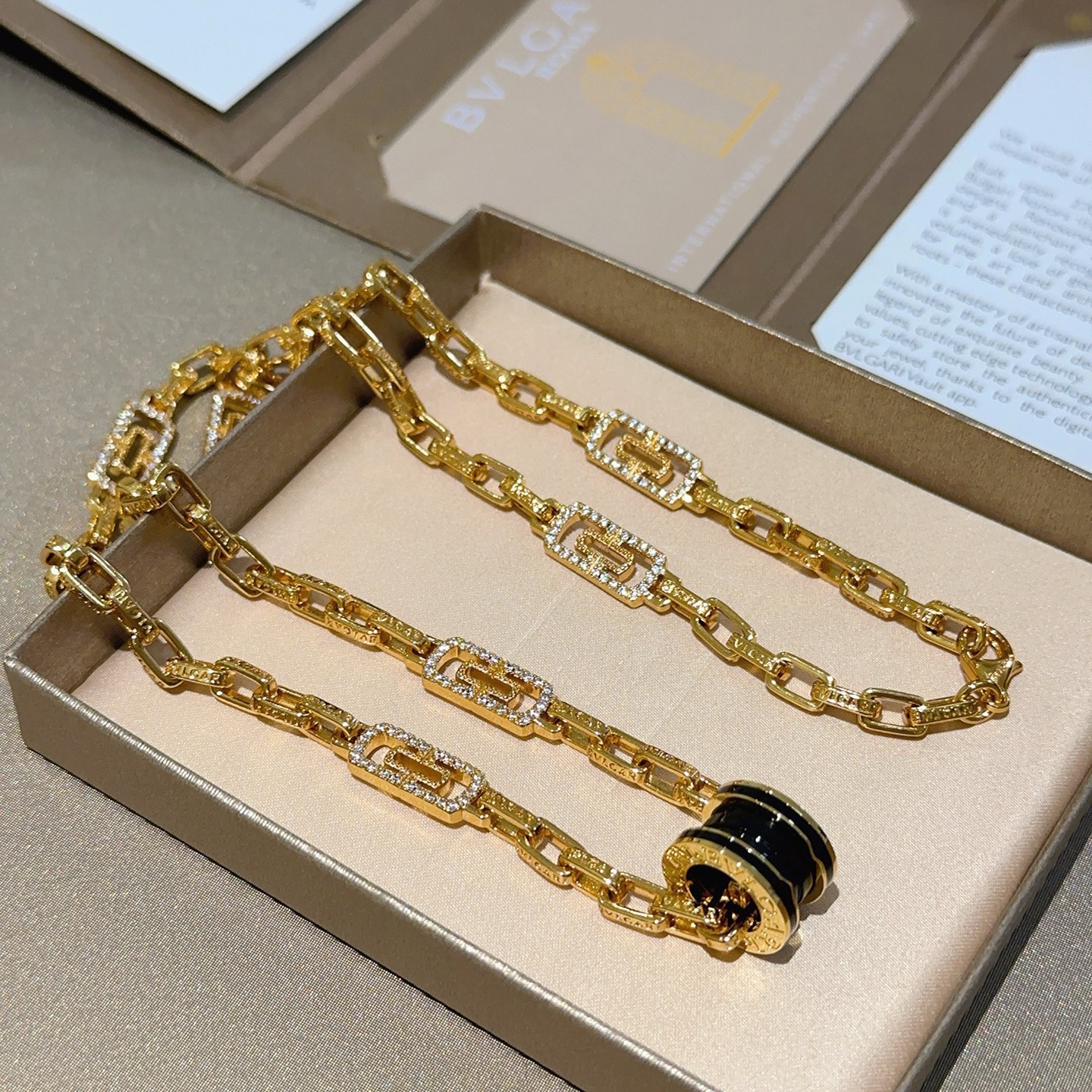 Bvlgari B zero1 necklace Yellow gold with black ceramic and diamond accents 60cm