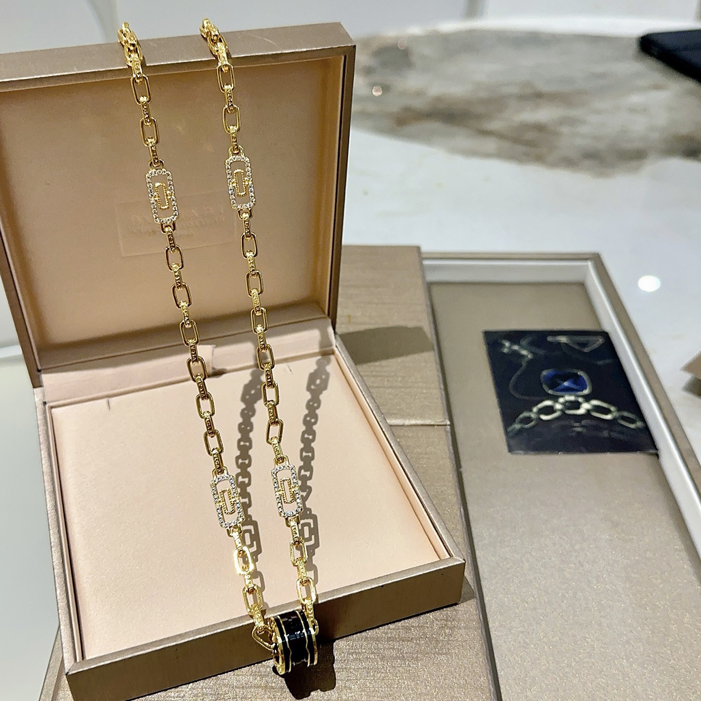 Bvlgari B zero1 necklace Yellow gold with black ceramic and diamond accents 60cm