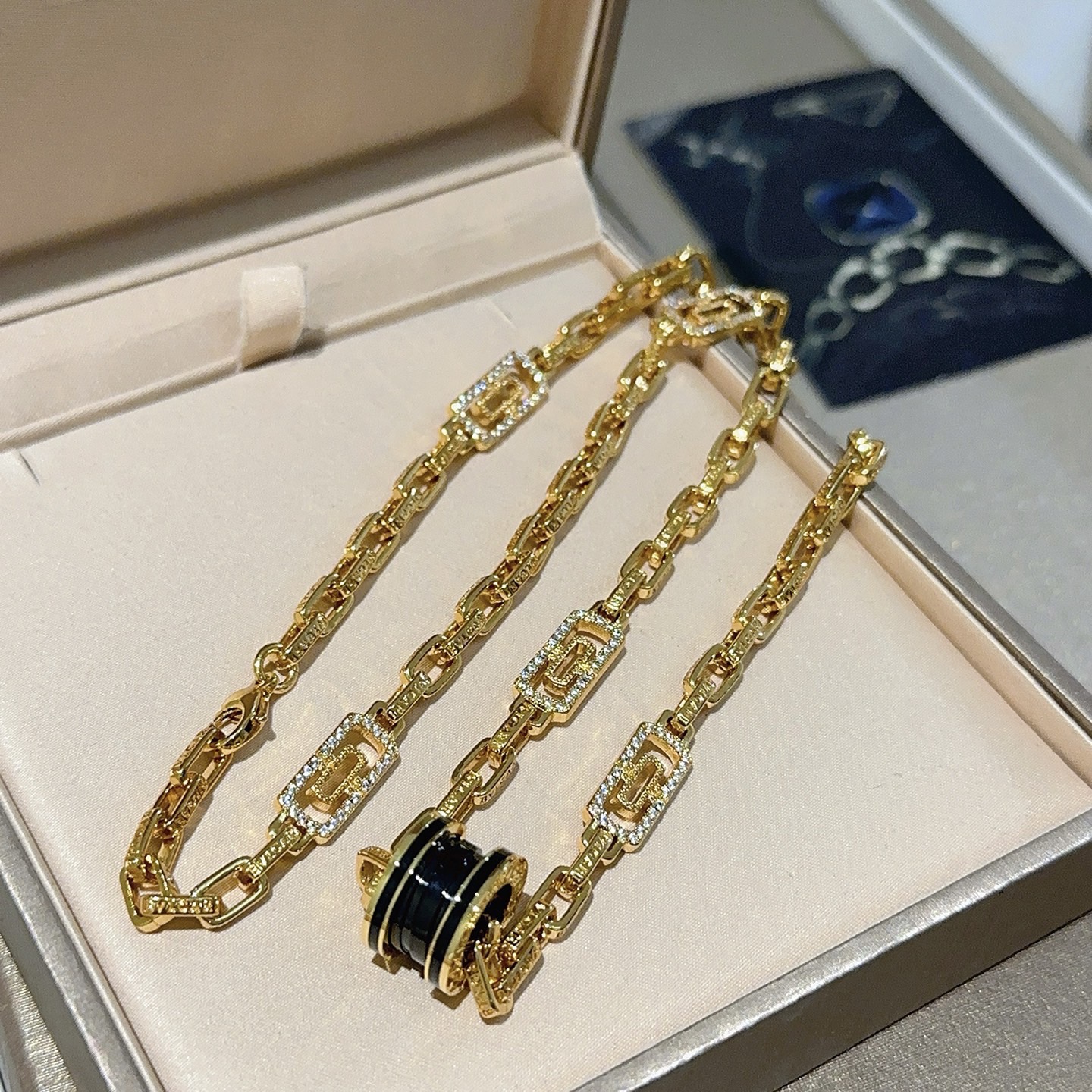 Bvlgari B zero1 necklace Yellow gold with black ceramic and diamond accents 60cm