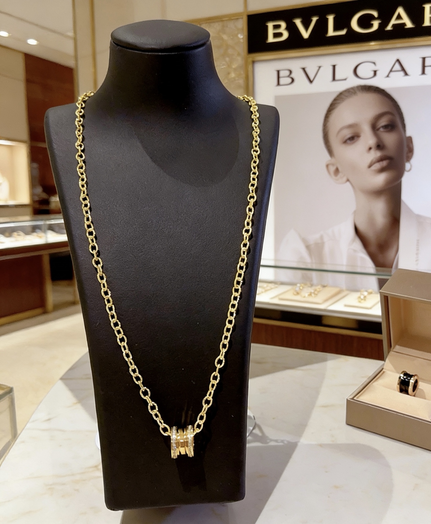 Bvlgari B zero1 necklace 18k yellow gold with diamond accents 46cm