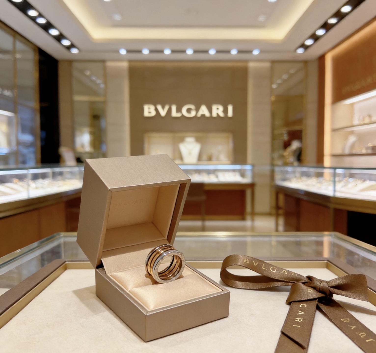 Bvlgari B zero1 ring 18k white gold and 18k rose gold 58