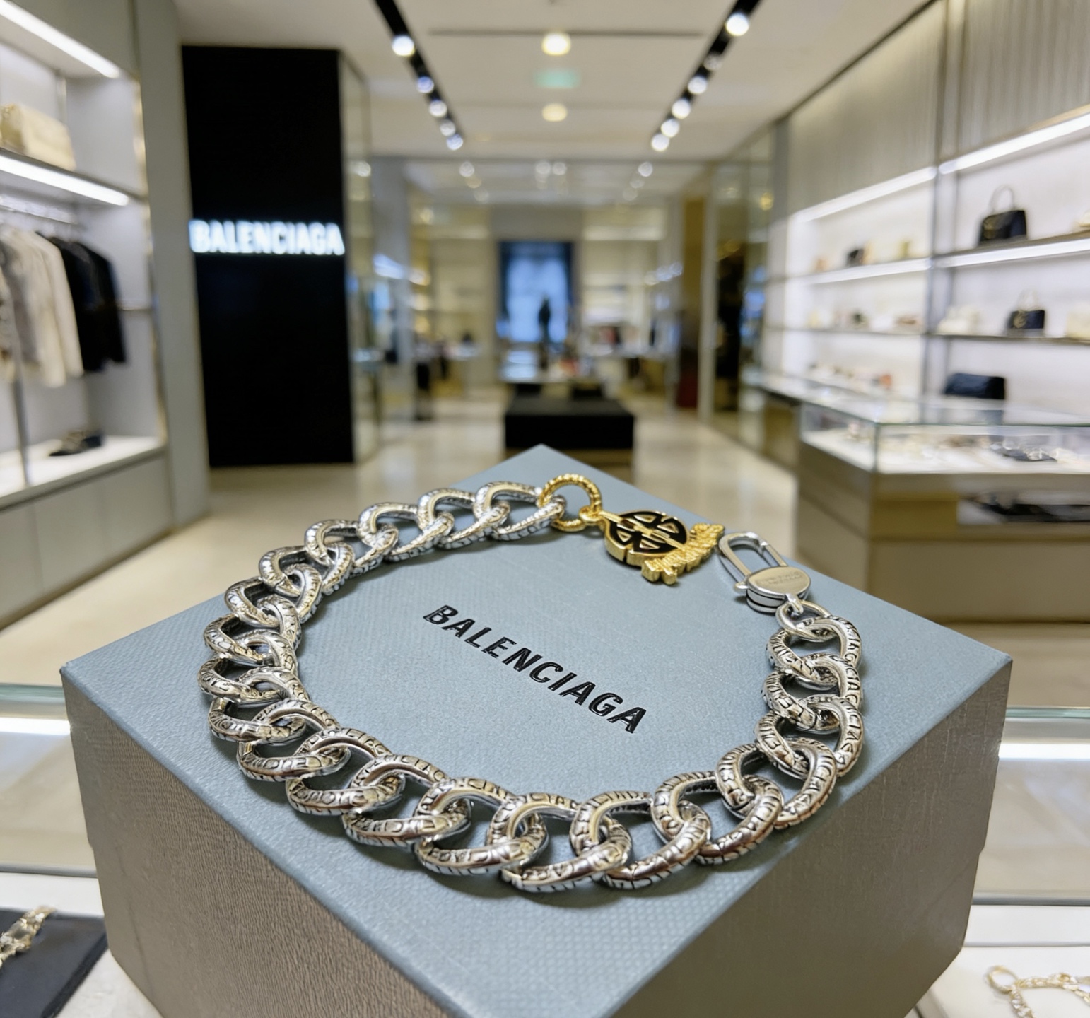 Luxury necklace 24cm