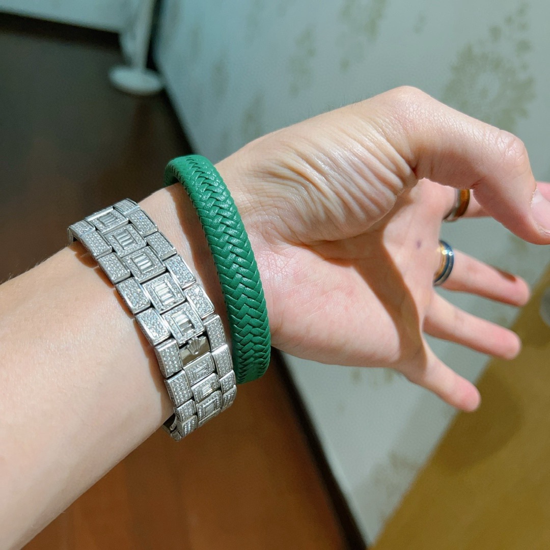 Bracciale Hermes New H Braided Leather Bracciale Pelle intrecciata verde con chiusura in metallo color oro 19 cm
