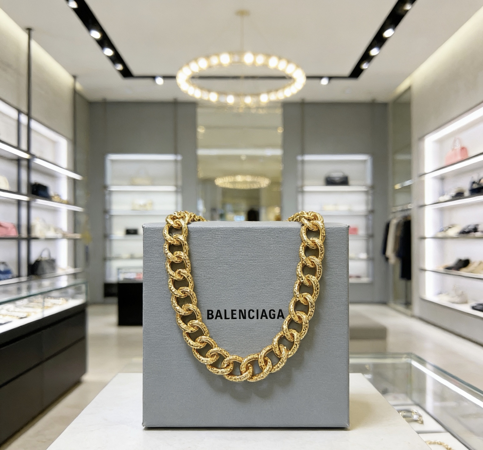 Luxury necklace 24cm