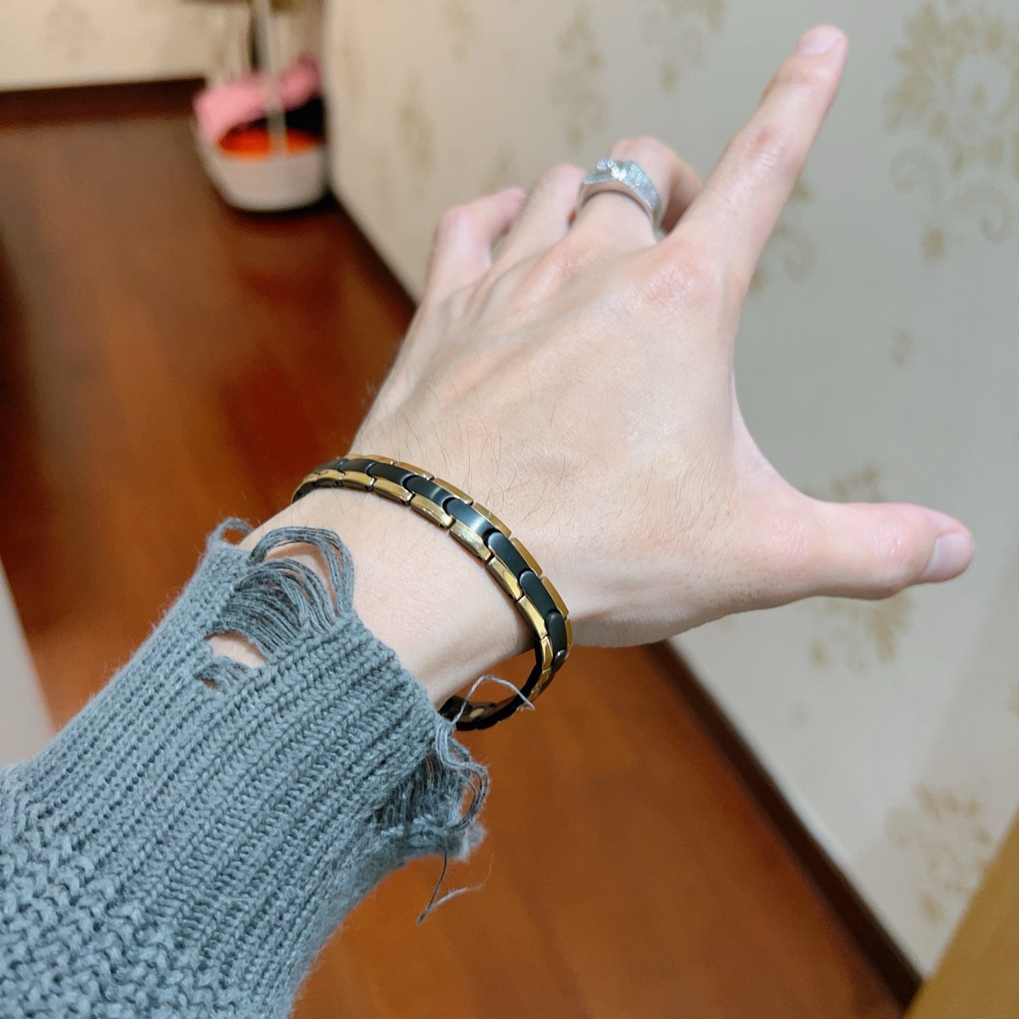 Bvlgari Divas Dream bracelet Yellow gold and black ceramic with silver-toned magnetic accents 19cm