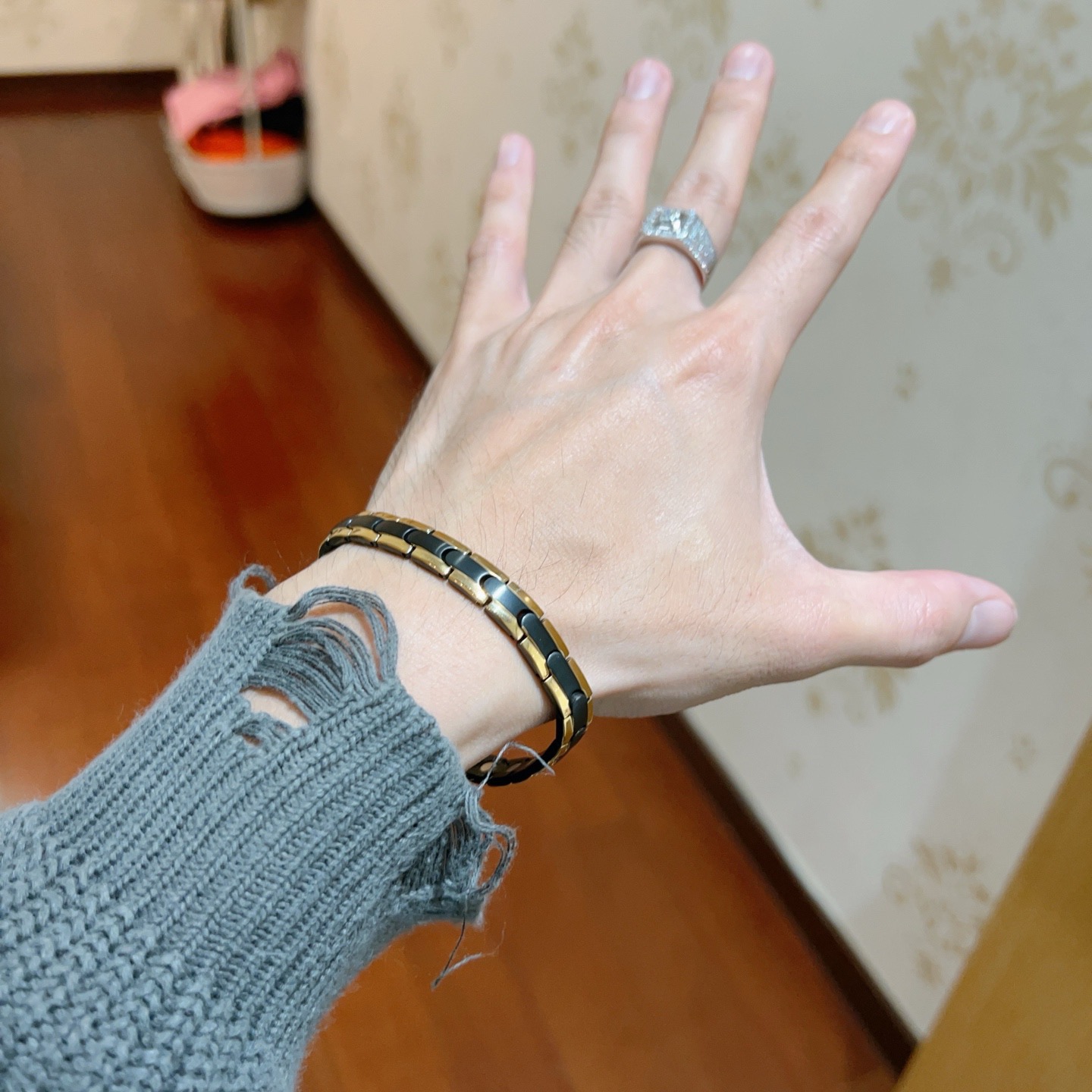 Bvlgari Divas Dream bracelet Yellow gold and black ceramic with silver-toned magnetic accents 19cm