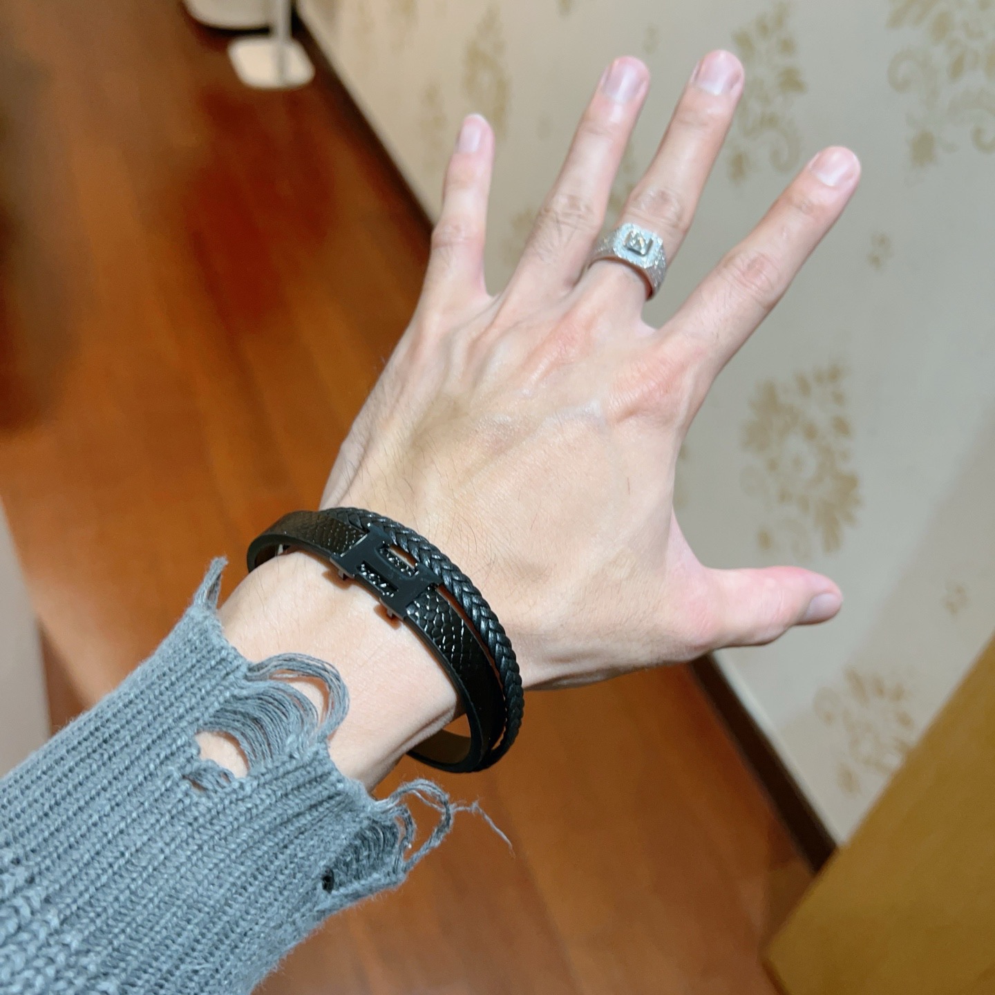 Bracciale Hermes Anger Forest Pelle nera con hardware H nero opaco fodera in pelle beige 19 cm