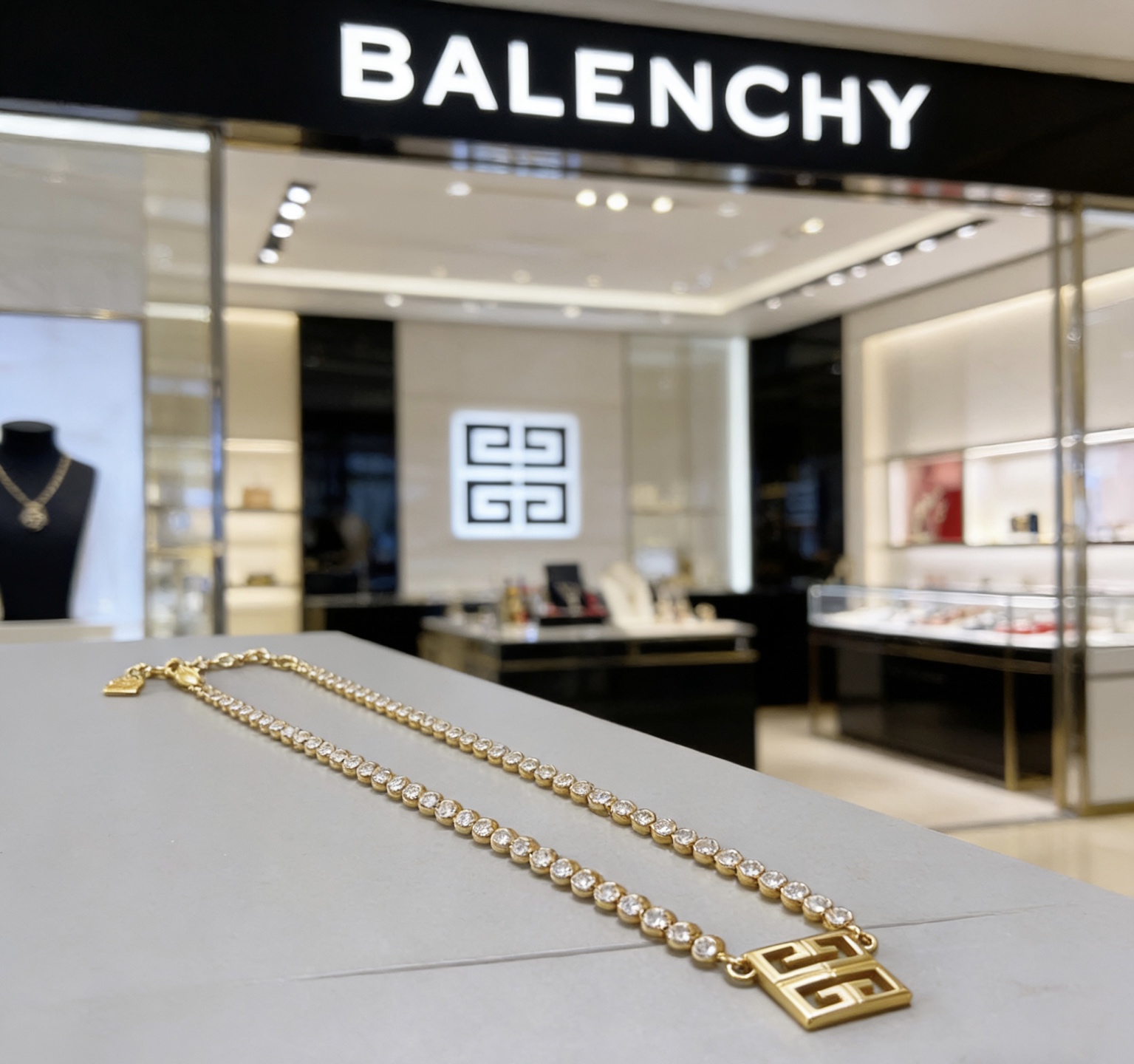 Luxury necklace