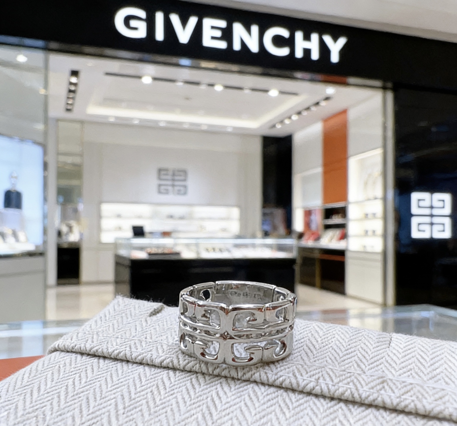 Luxury necklace