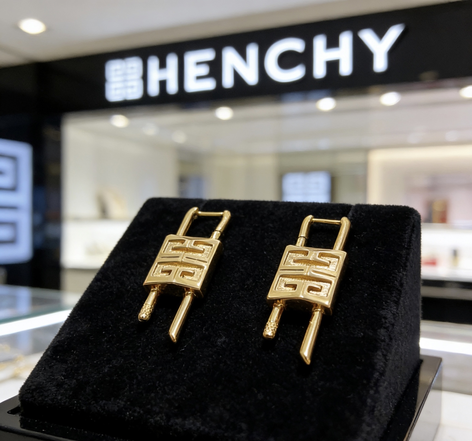 Luxury necklace