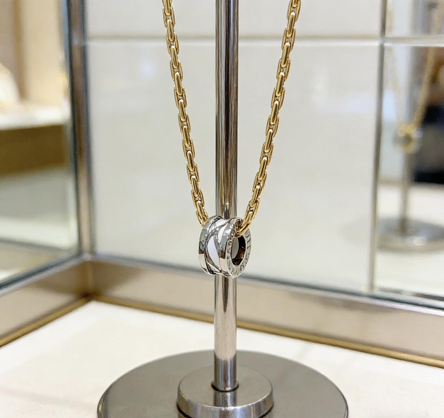 Bvlgari B zero1 necklace Yellow gold chain white ceramic and silver-toned metal pendant 45cm