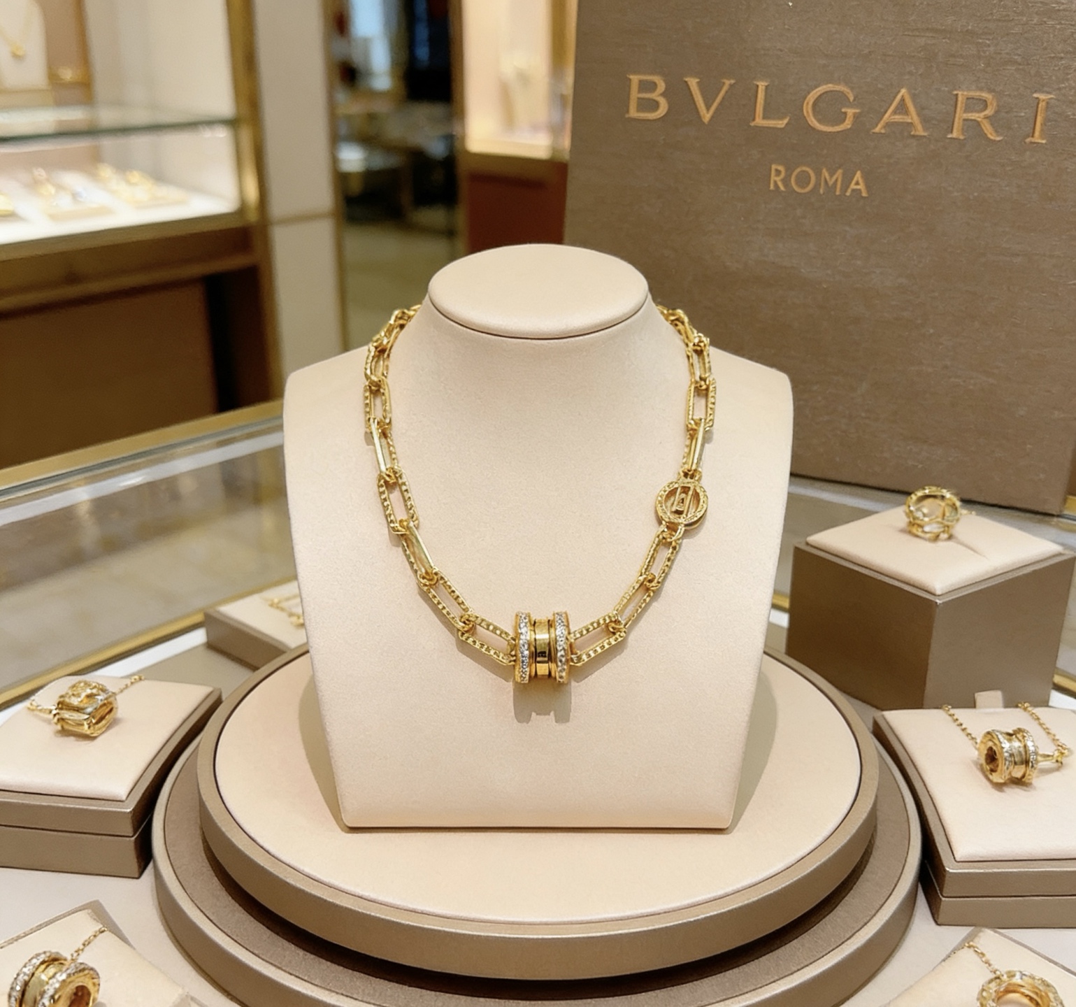 Bvlgari B zero1 necklace Yellow gold with diamond accents 40cm