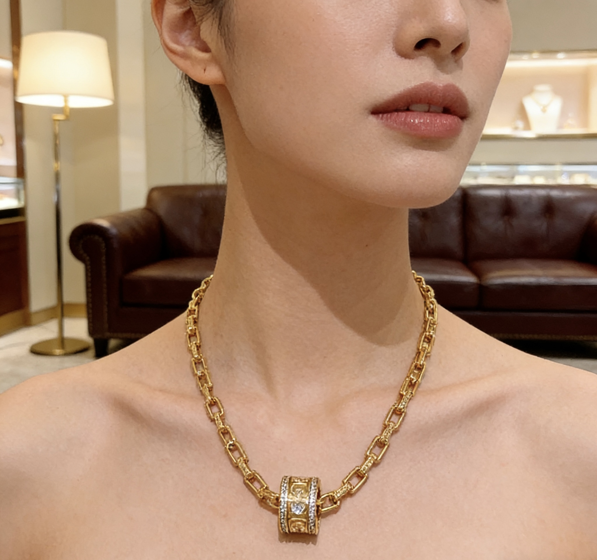 Bvlgari Bvlgari Roma necklace Yellow gold with clear diamond accents 45cm