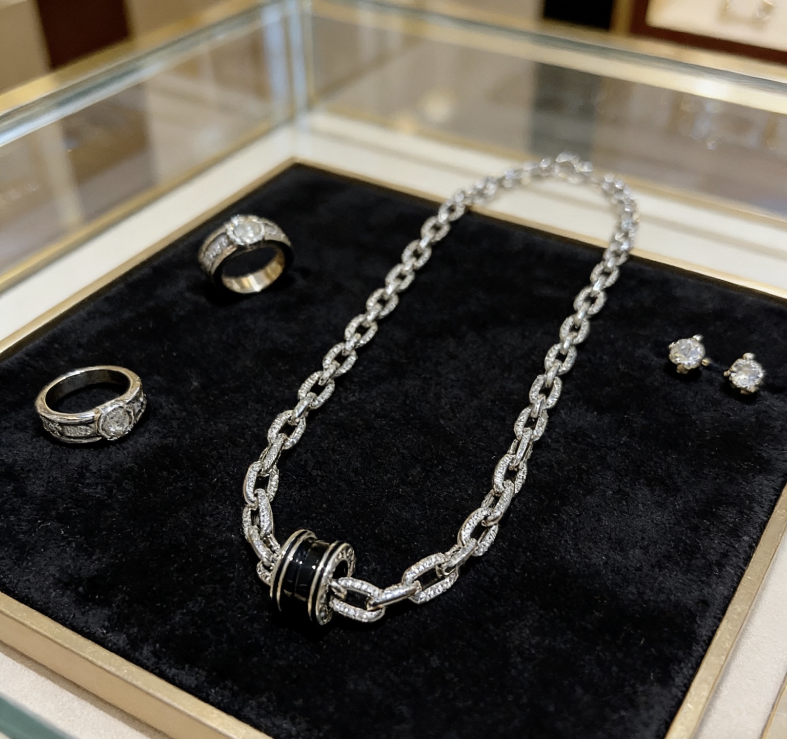 Bvlgari B zero1 necklace Silver-toned metal with black ceramic and clear diamond accents 50cm