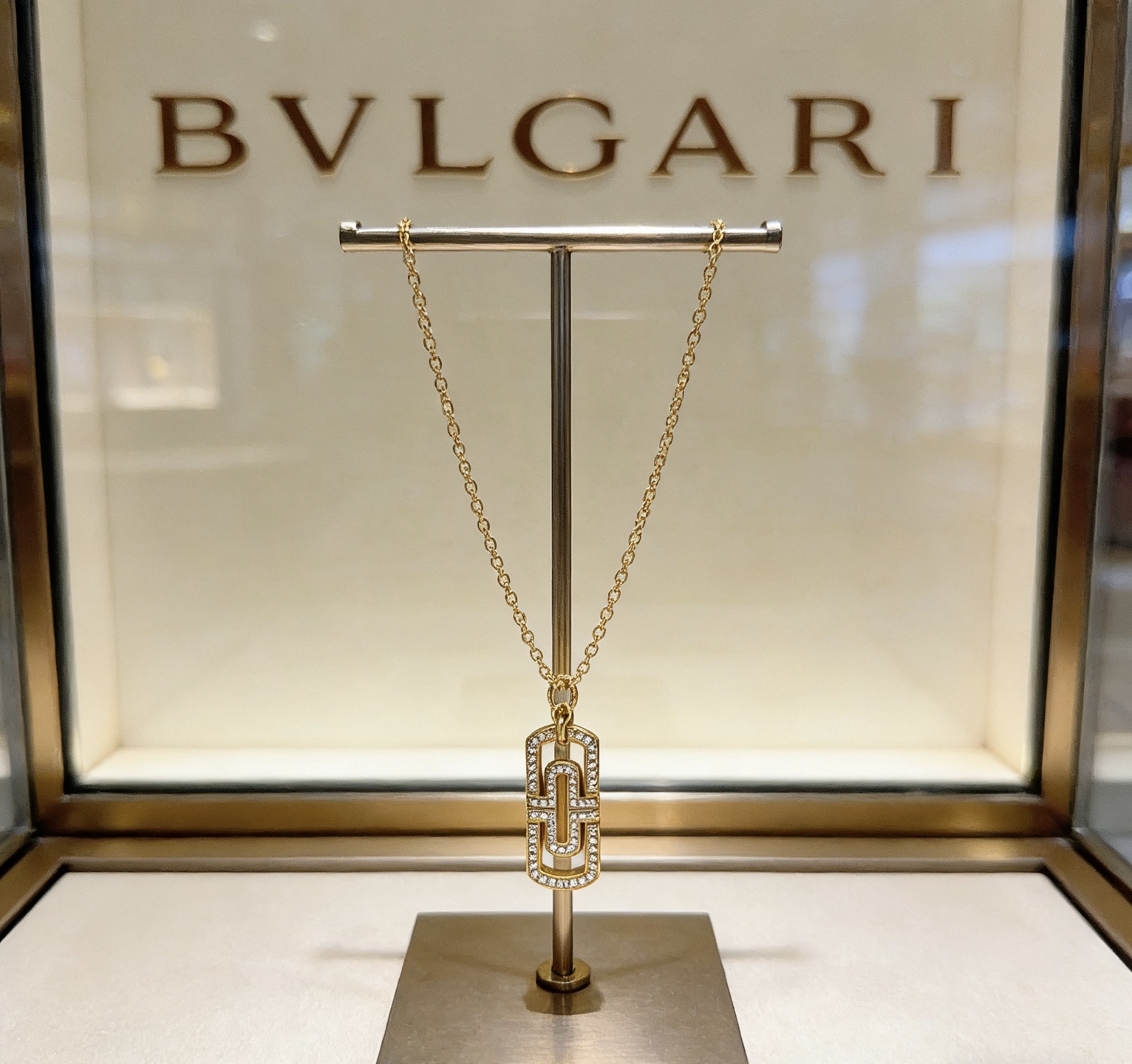 Bvlgari Parentesi necklace Yellow gold with clear diamond pave accents 60cm