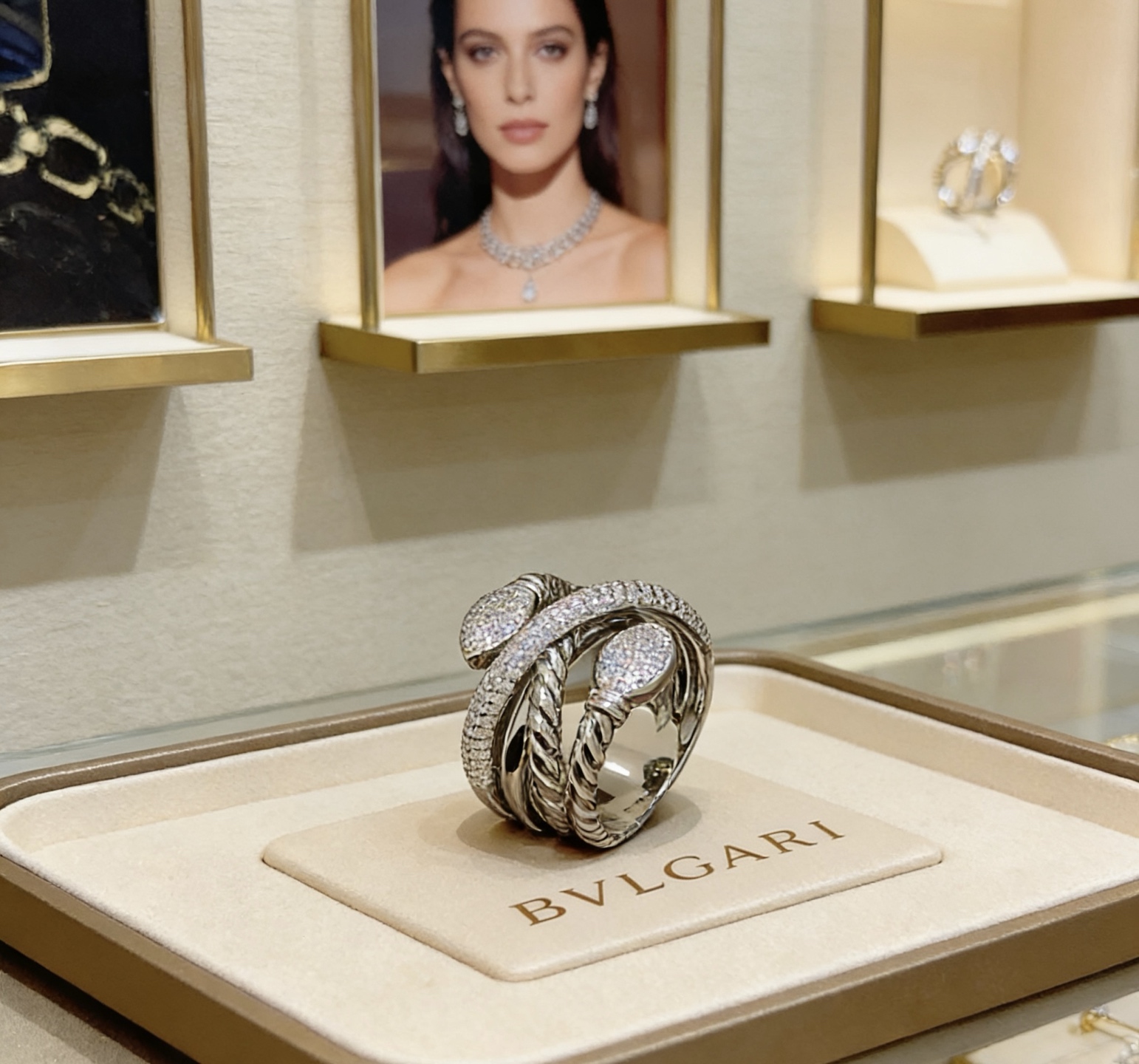 Bvlgari Serpenti ring silver-toned metal with clear pave diamonds US 7