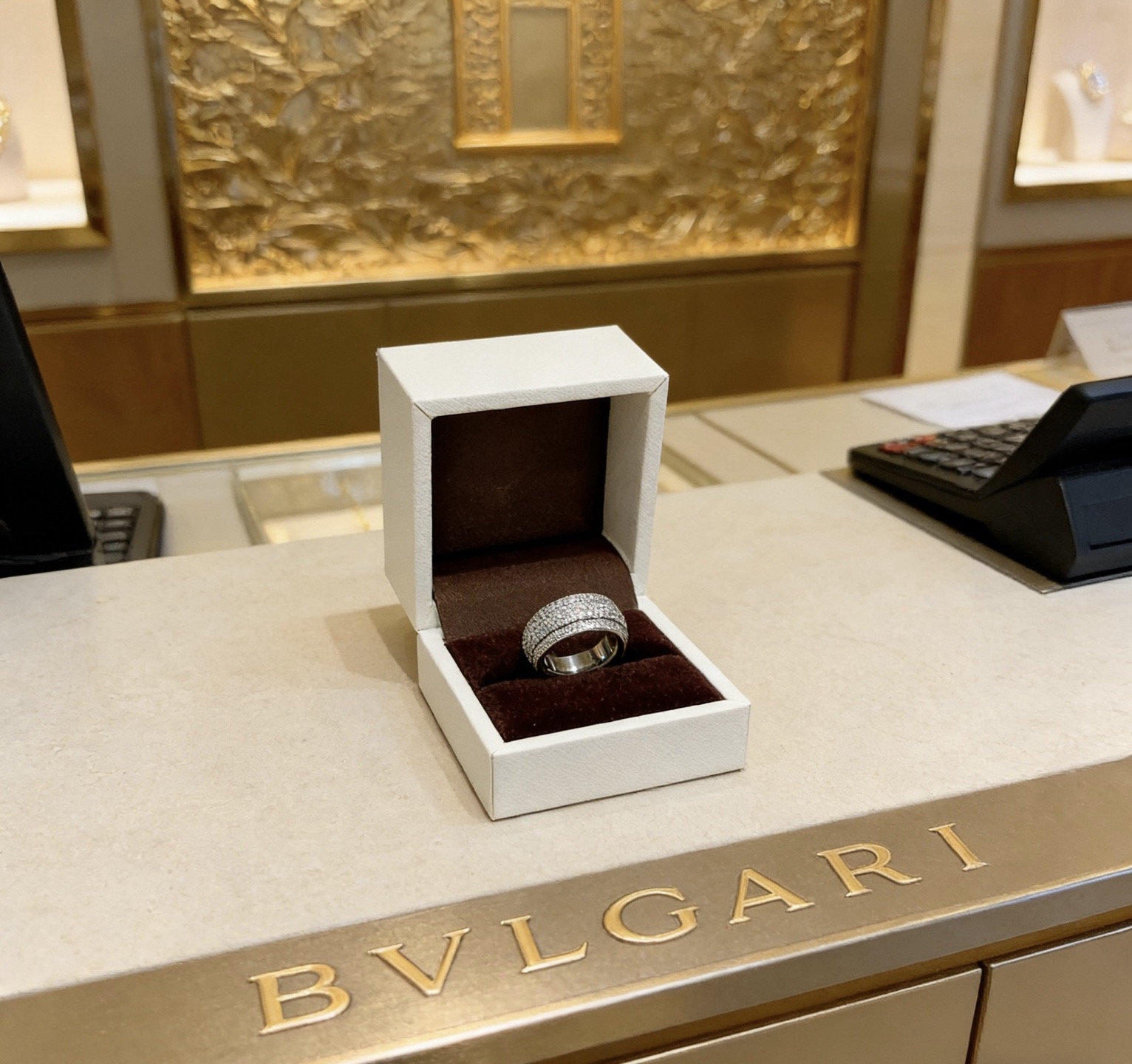 Bvlgari DIVAS DREAM ring 18k white gold with full pave set white diamonds 54