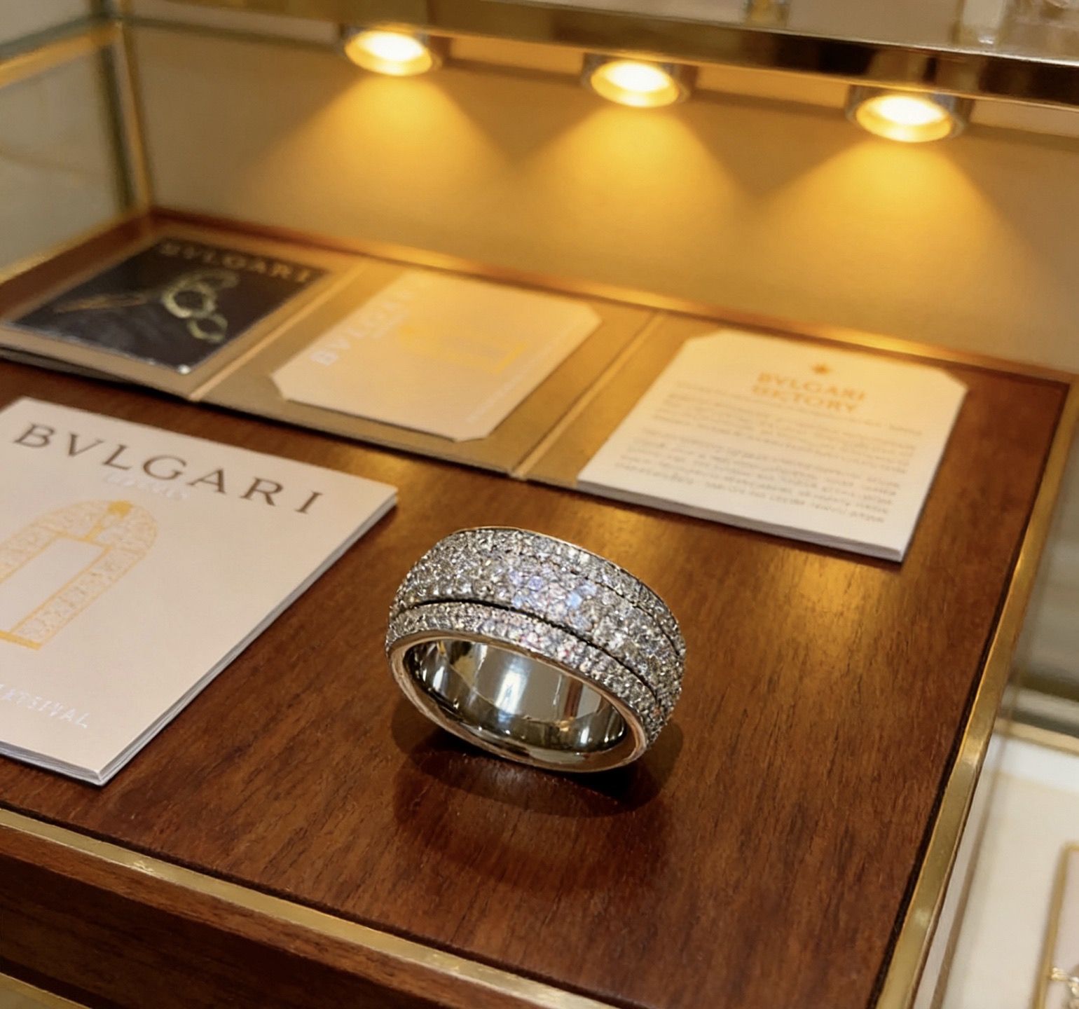 Bvlgari DIVAS DREAM ring 18k white gold with full pave set white diamonds 54