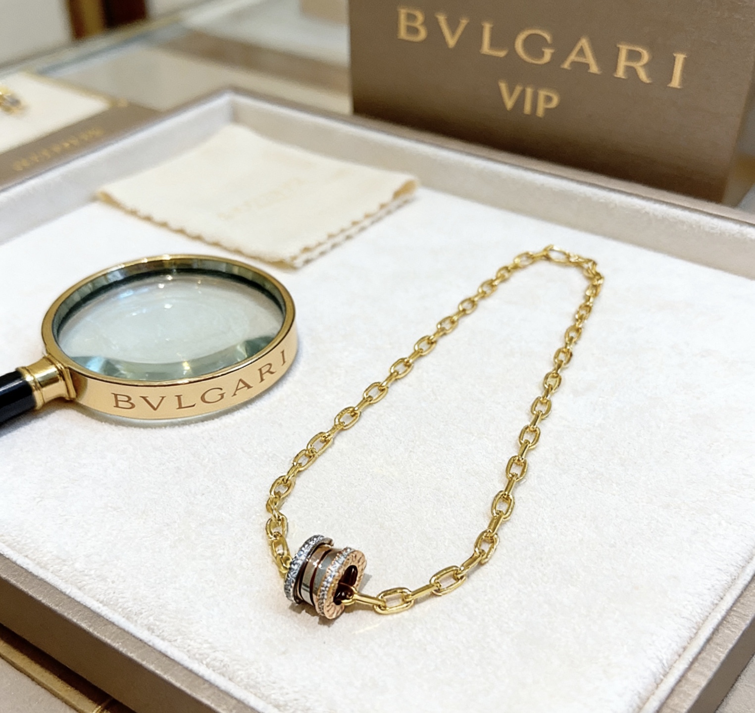 Bvlgari B zero1 necklace 18K yellow gold with clear diamond accents and rose gold detailing 45cm