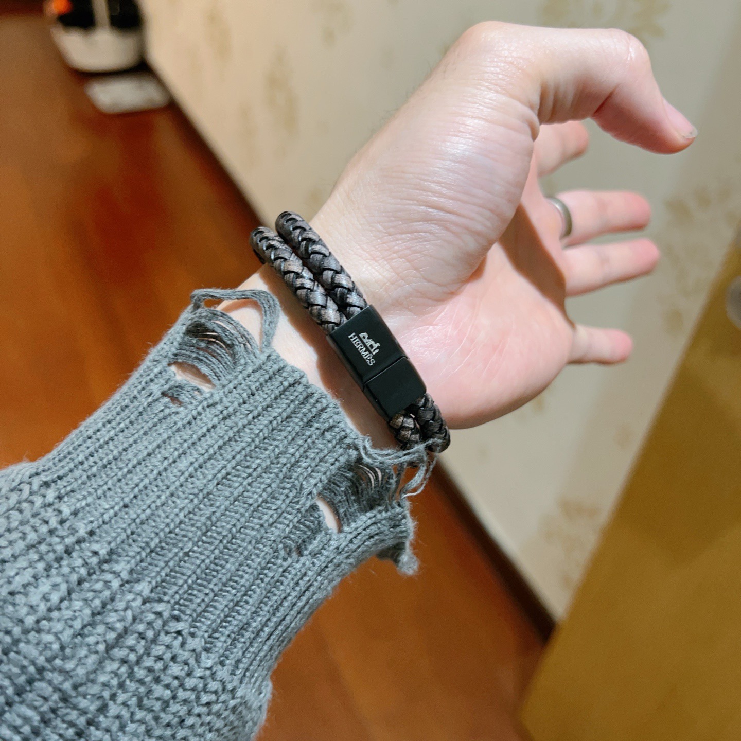 Bracciale Hermes Tournis Tresse chiusura in metallo nero opaco pelle intrecciata grigio scuro 19 cm