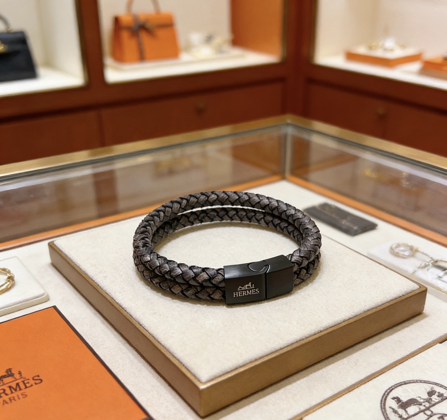 Bracciale Hermes Tournis Tresse chiusura in metallo nero opaco pelle intrecciata grigio scuro 19 cm