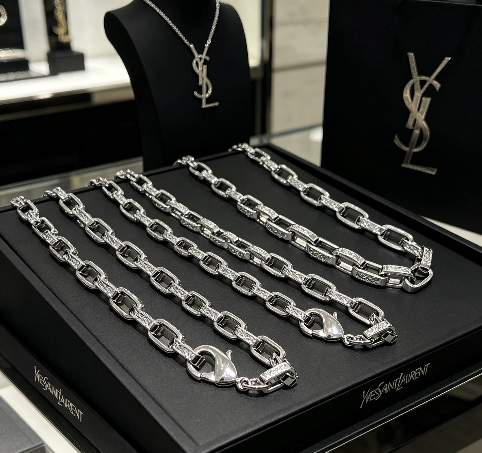 Saint Laurent DIVAS DREAM necklace silver-toned metal with clear pave stone accents 60cm