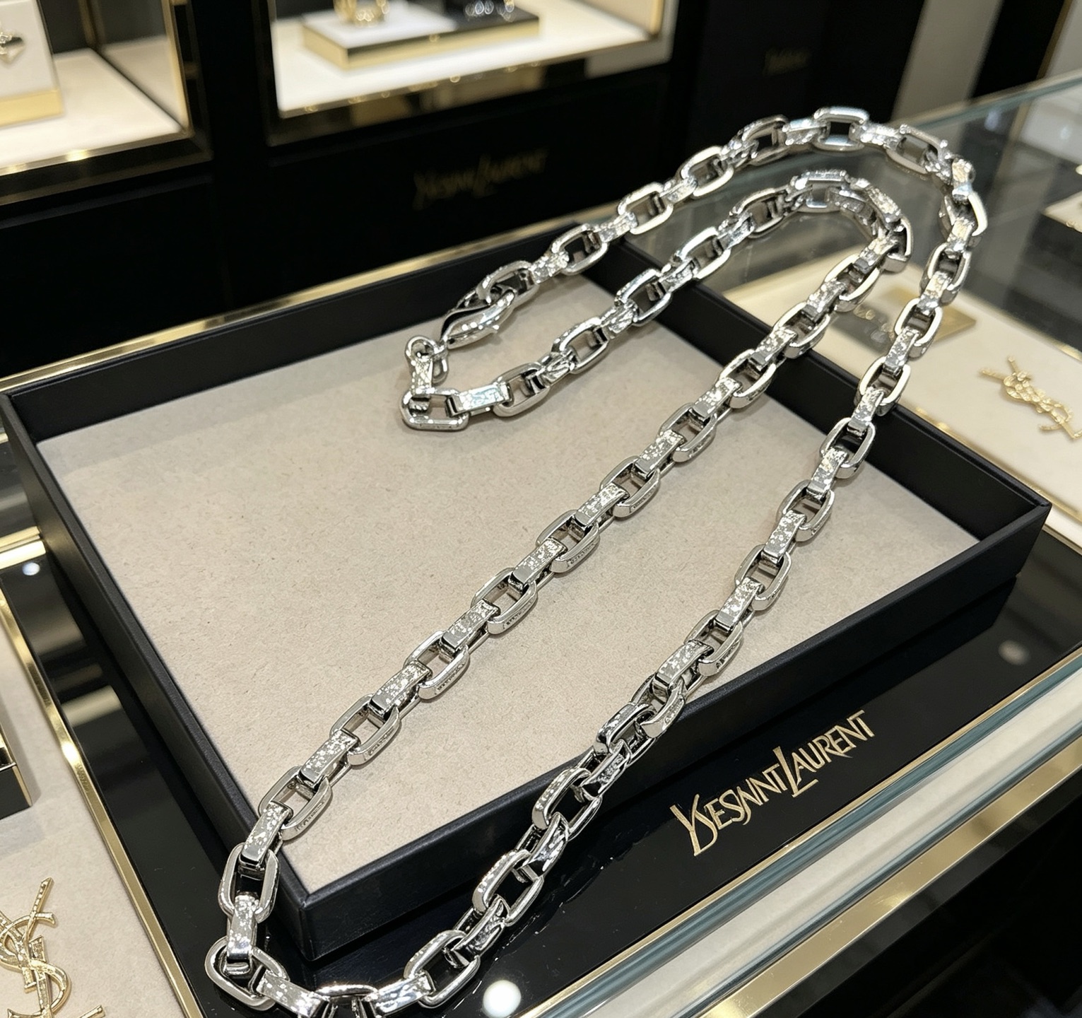 Saint Laurent DIVAS DREAM necklace silver-toned metal with clear pave stone accents 60cm