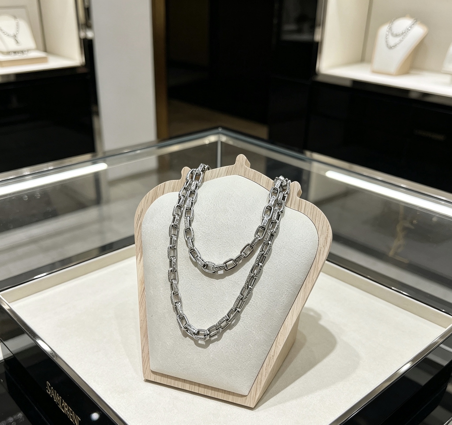 Saint Laurent DIVAS DREAM necklace silver-toned metal with clear pave stone accents 60cm