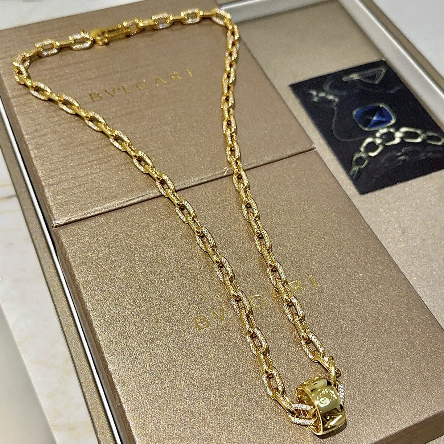 Bvlgari DIVAS DREAM necklace yellow gold with clear pave diamonds 60cm