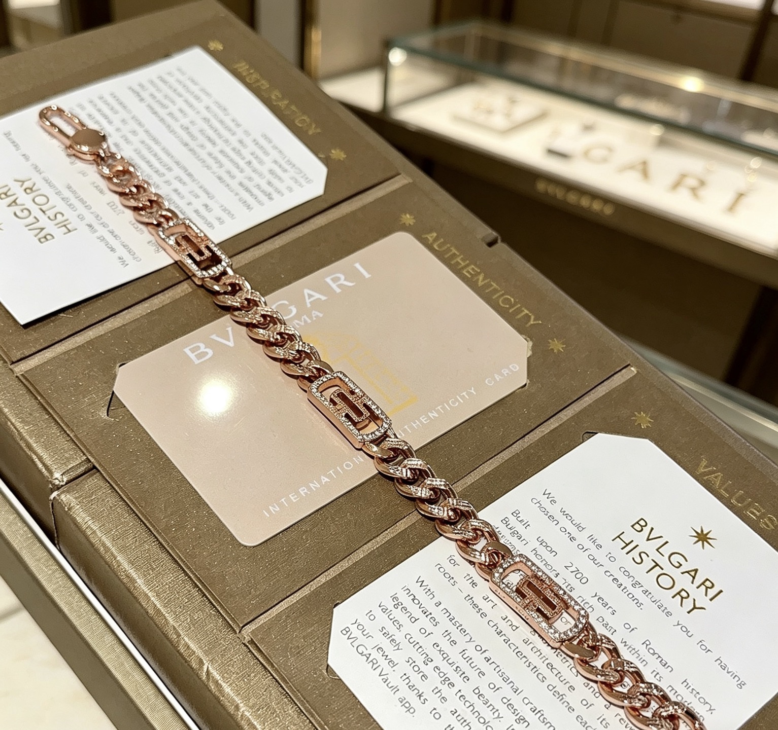 Bvlgari Bvlgari Bvlgari Chain bracelet Rose gold with pave diamonds 20cm