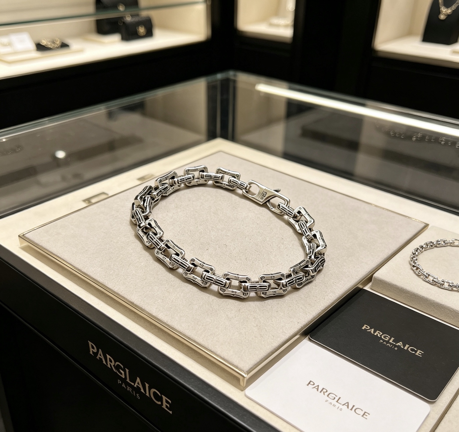 Luxury necklace 24cm