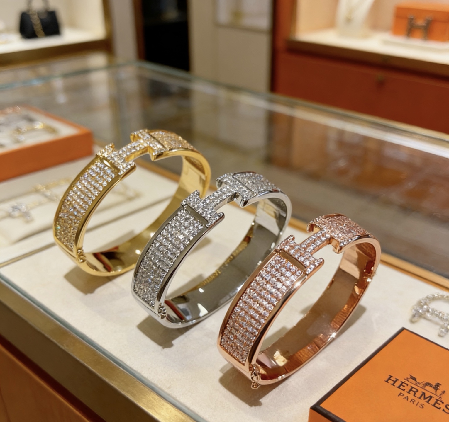 Bracciale Hermes Clic H Oro rosa con diamanti trasparenti full-pave 17 cm