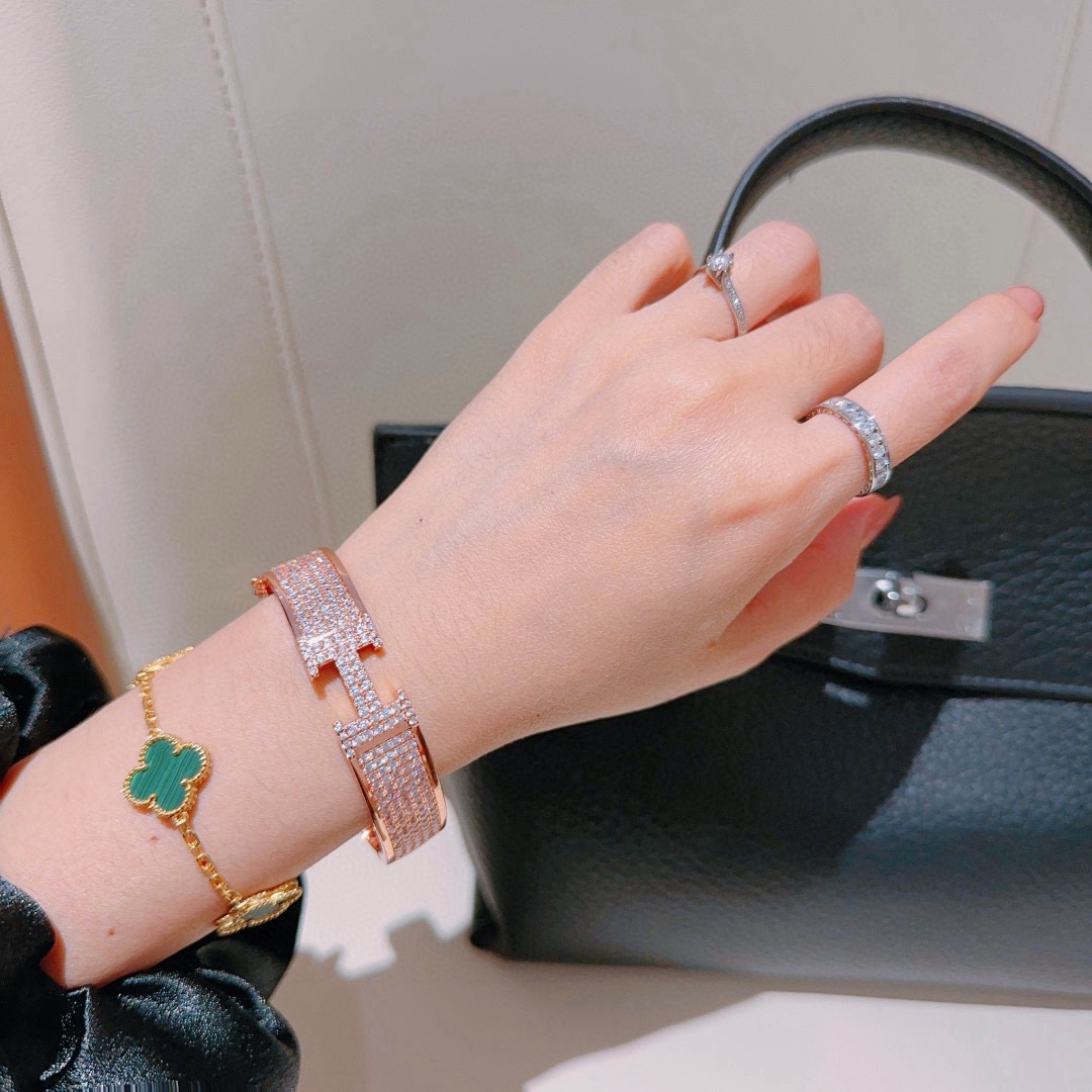 Bracciale Hermes Clic H Oro rosa con diamanti trasparenti full-pave 17 cm