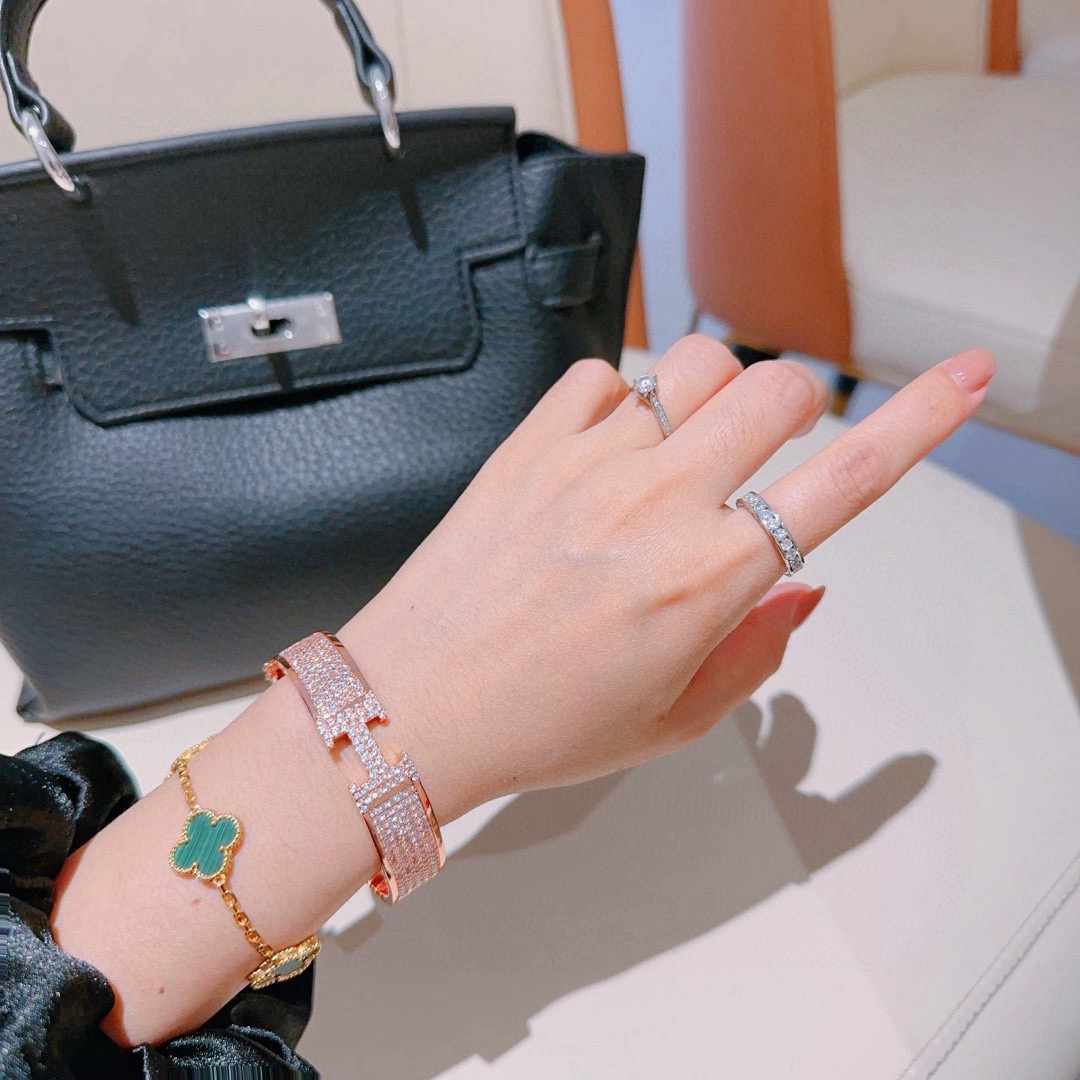 Bracciale Hermes Clic H Oro rosa con diamanti trasparenti full-pave 17 cm