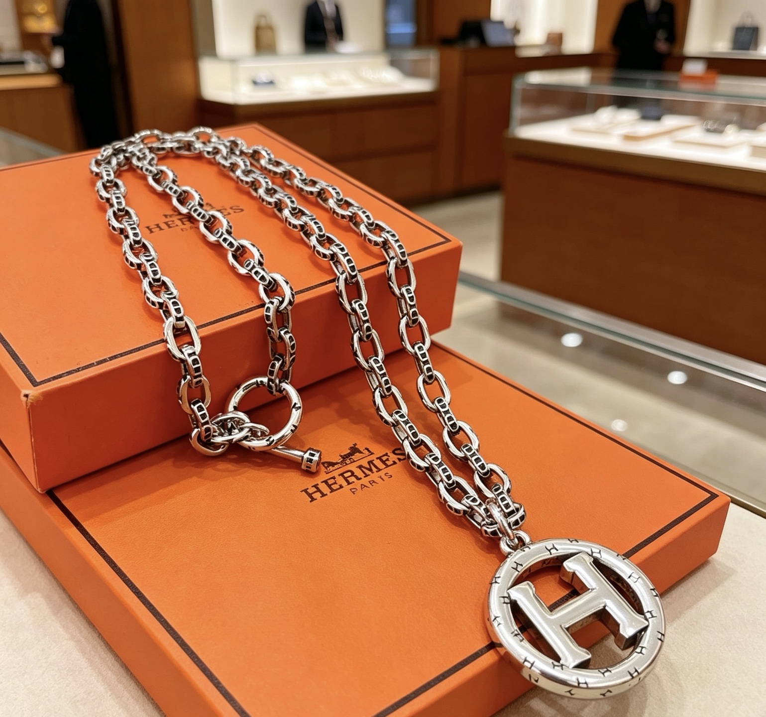 Collana Hermes H Logo con ciondolo a catena Collana in metallo color argento senza pietre preziose 50 cm