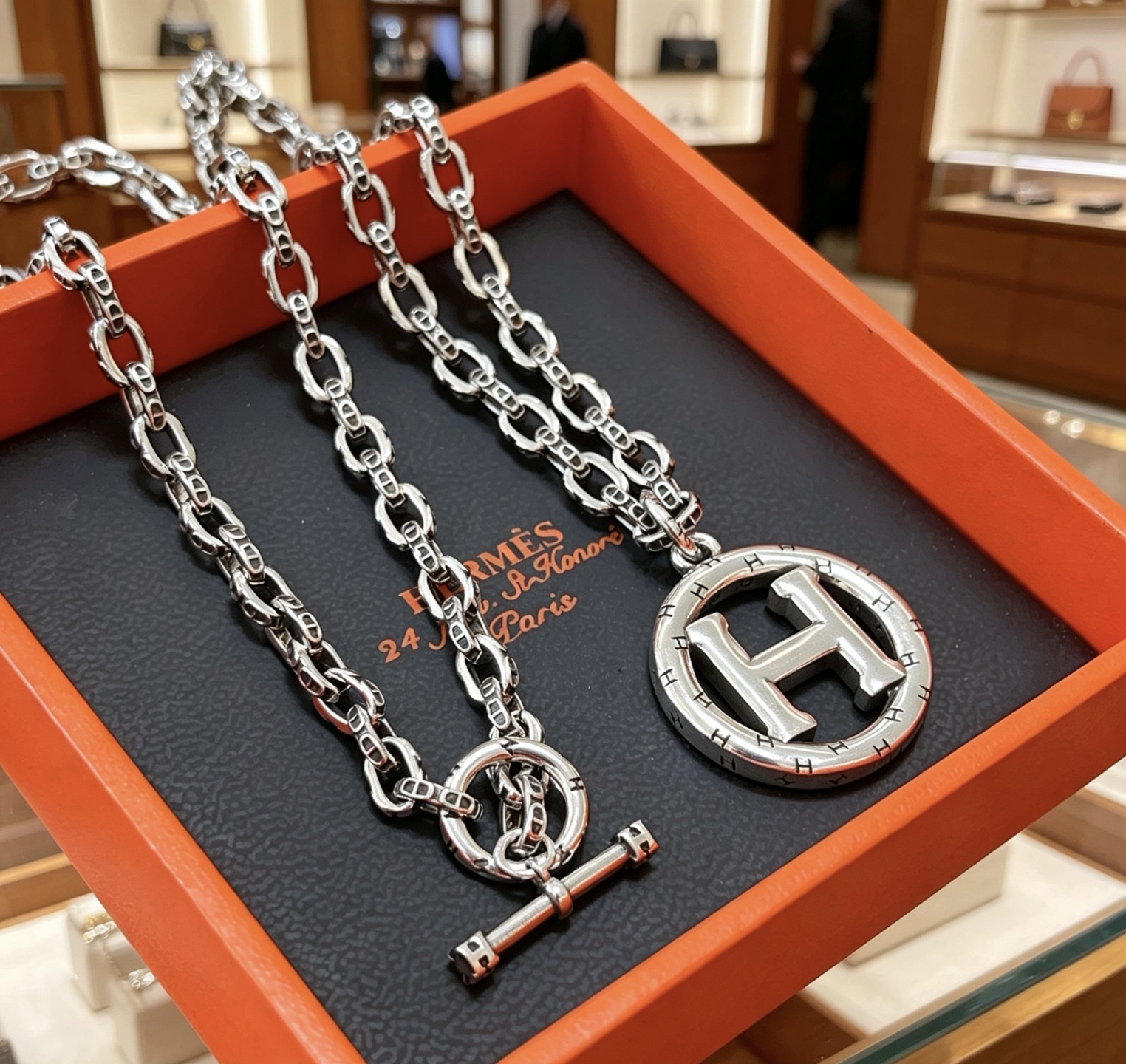 Collana Hermes H Logo con ciondolo a catena Collana in metallo color argento senza pietre preziose 50 cm
