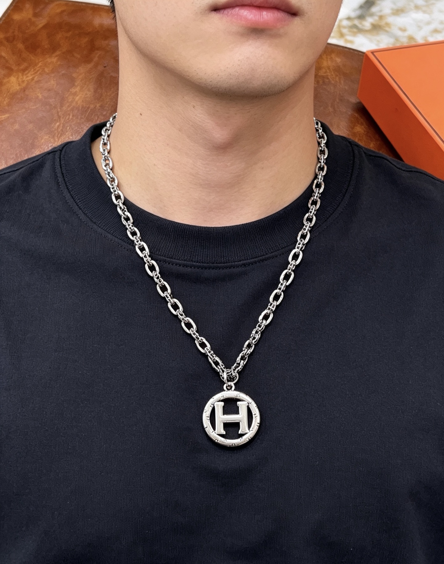 Collana Hermes H Logo con ciondolo a catena Collana in metallo color argento senza pietre preziose 50 cm