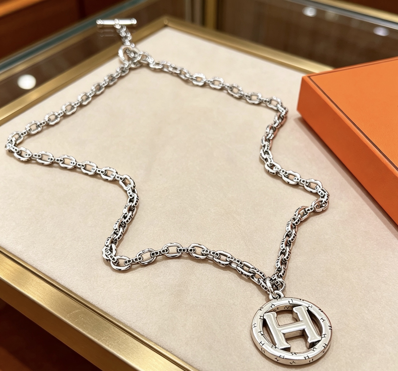 Collana Hermes H Logo con ciondolo a catena Collana in metallo color argento senza pietre preziose 50 cm