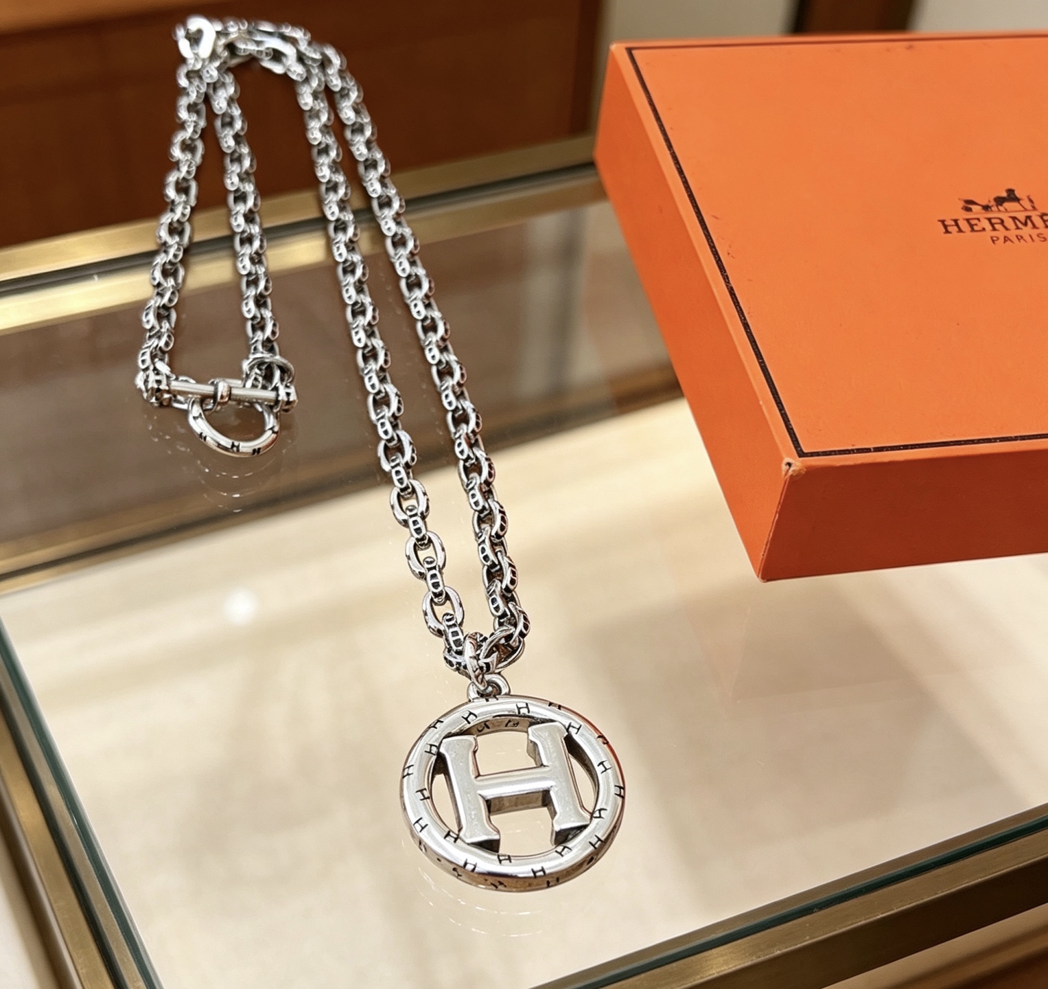 Collana Hermes H Logo con ciondolo a catena Collana in metallo color argento senza pietre preziose 50 cm