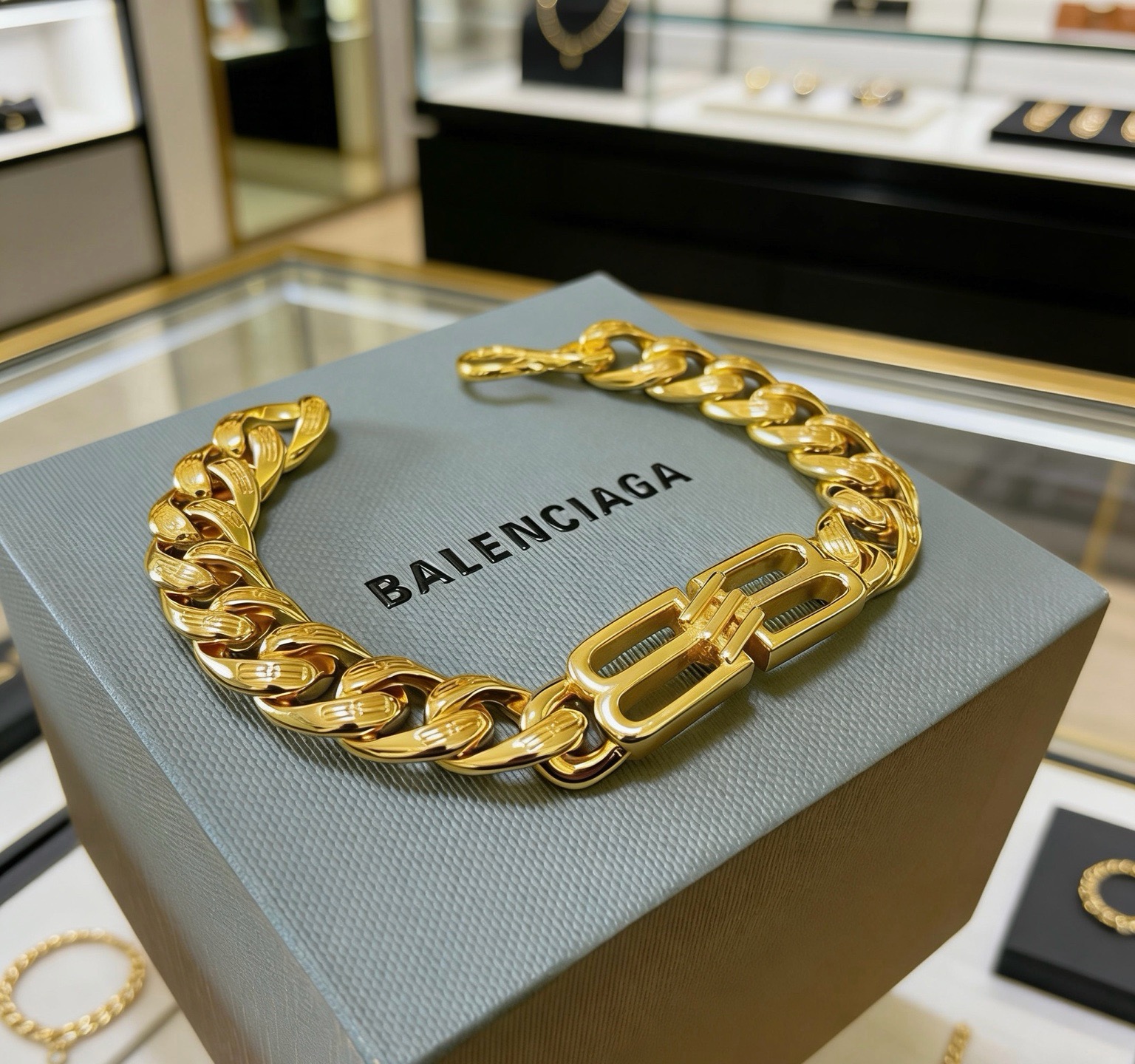 Luxury necklace 24cm
