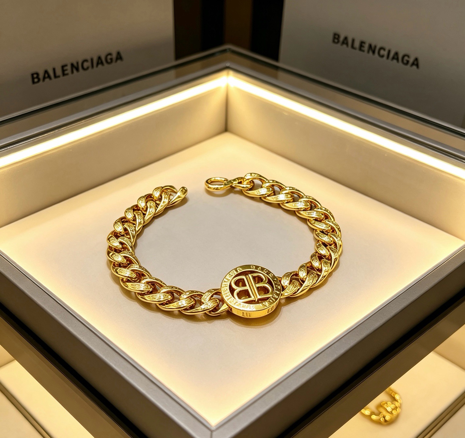 Luxury necklace 24cm