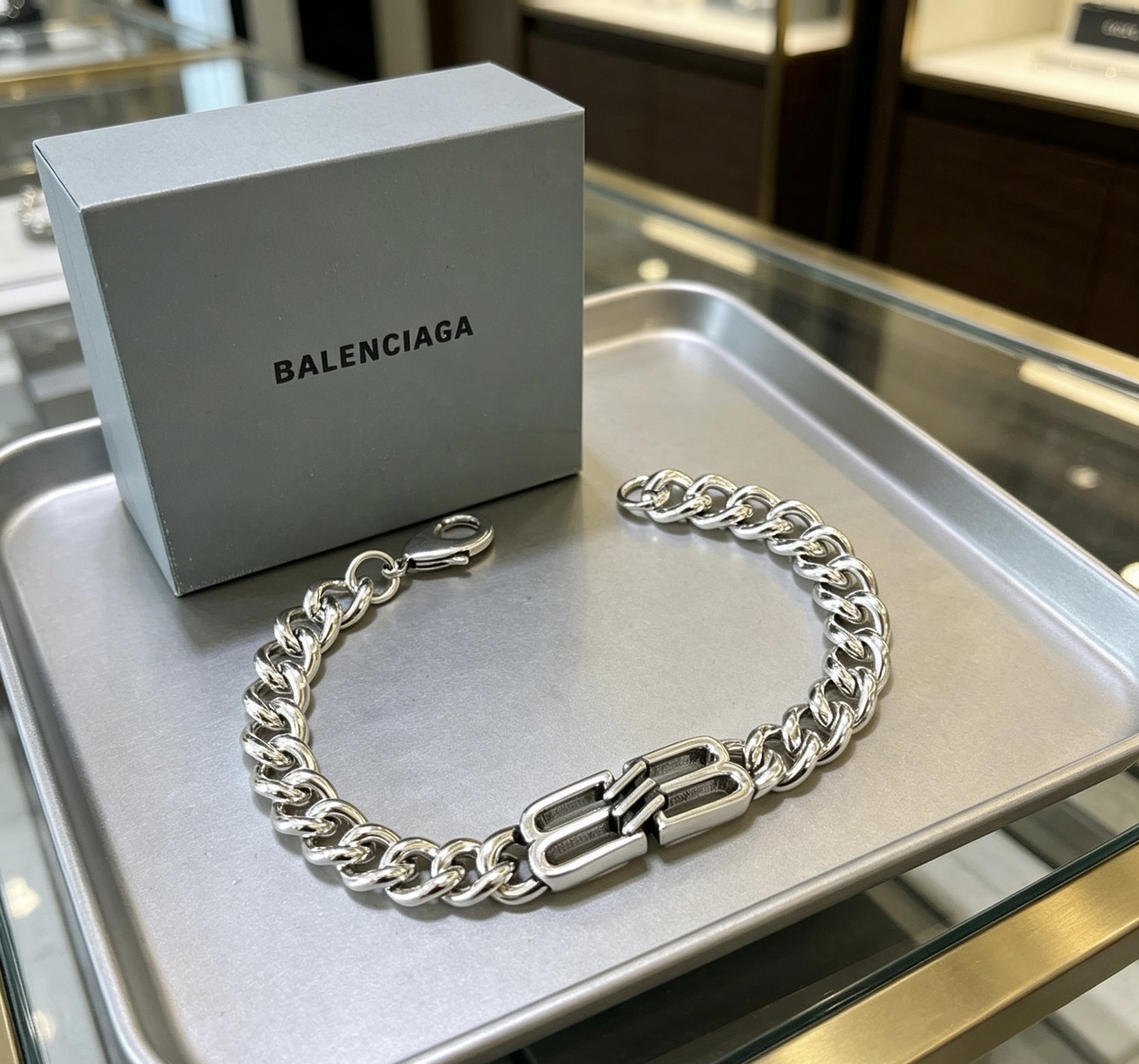 Luxury necklace 24cm