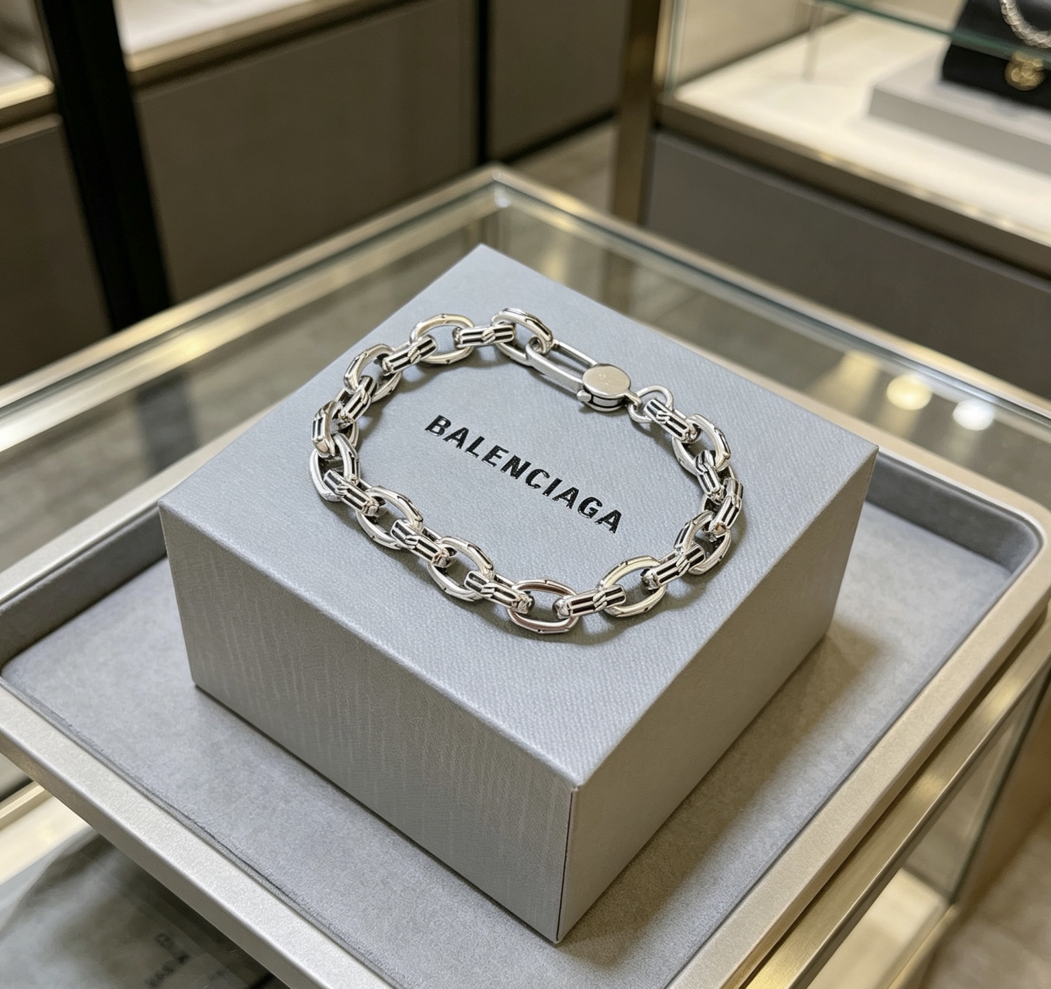 Luxury necklace 24cm