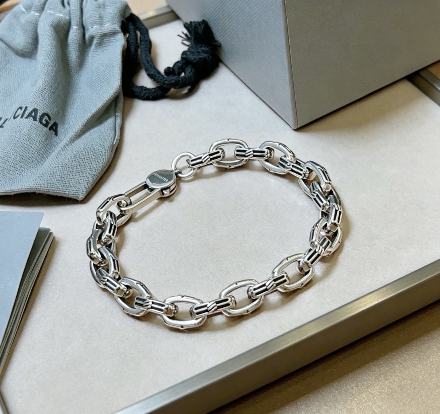 Luxury necklace 24cm