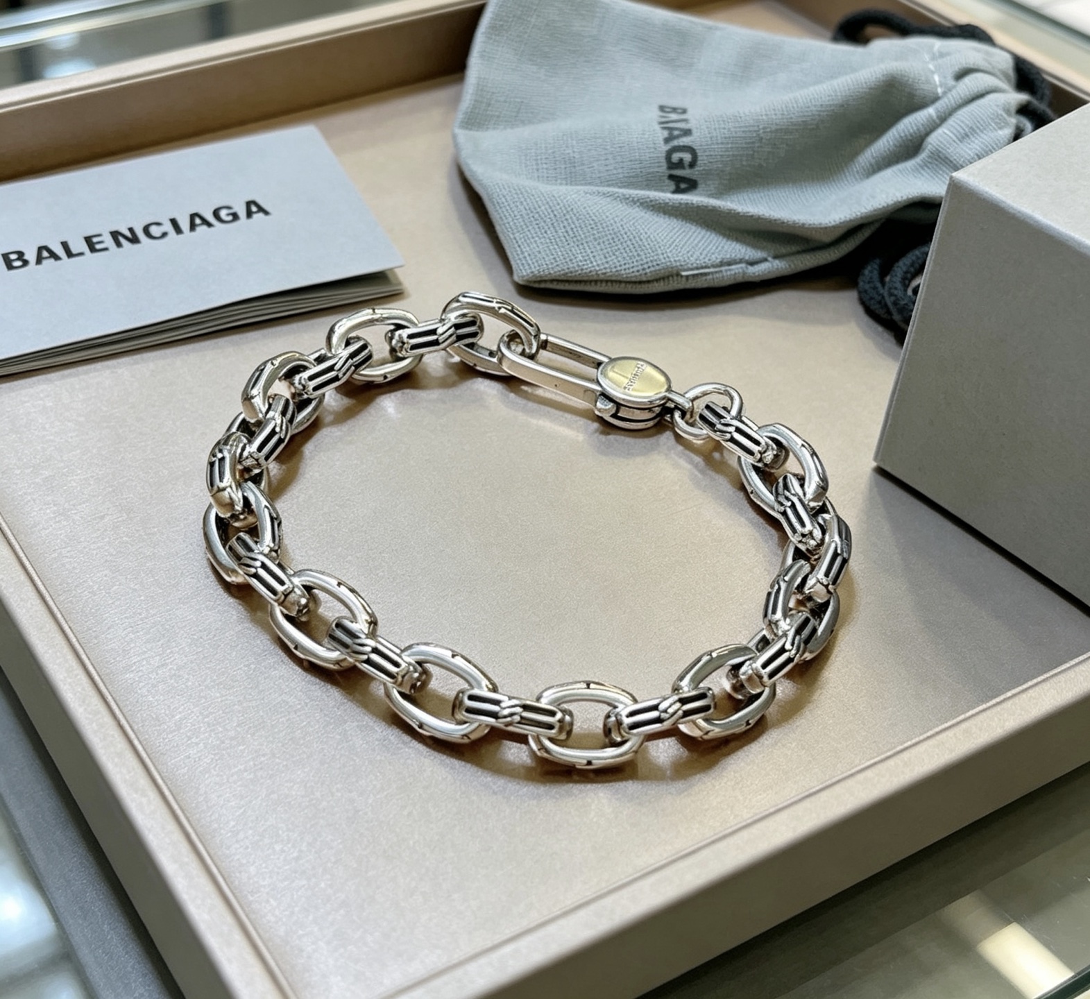 Luxury necklace 24cm